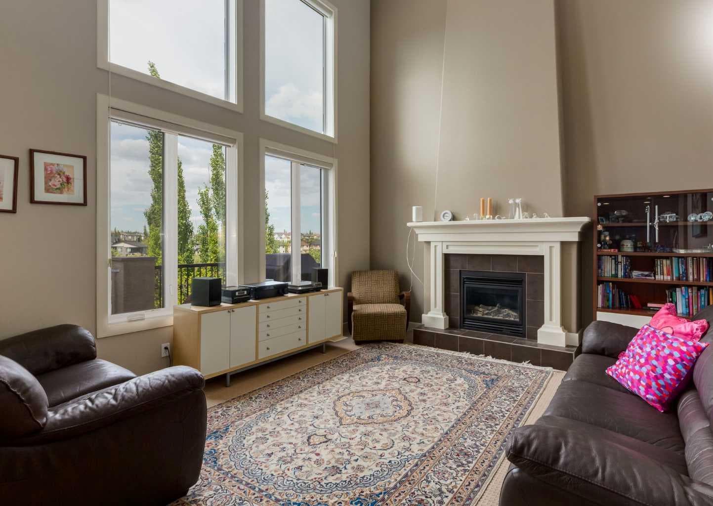 98 Royal Ridge Mount NW