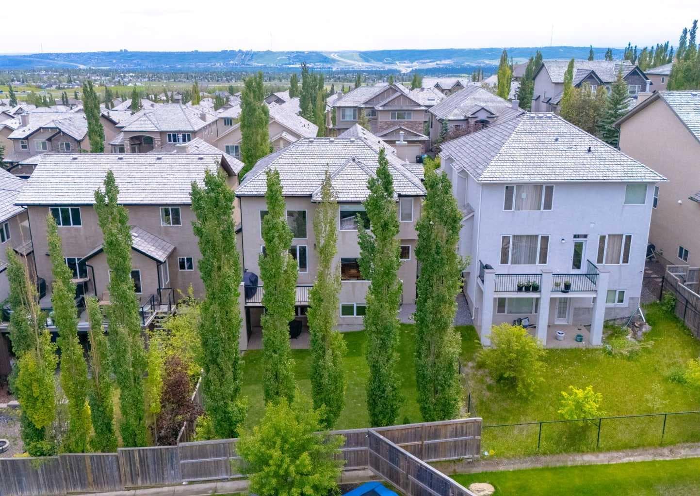 98 Royal Ridge Mount NW