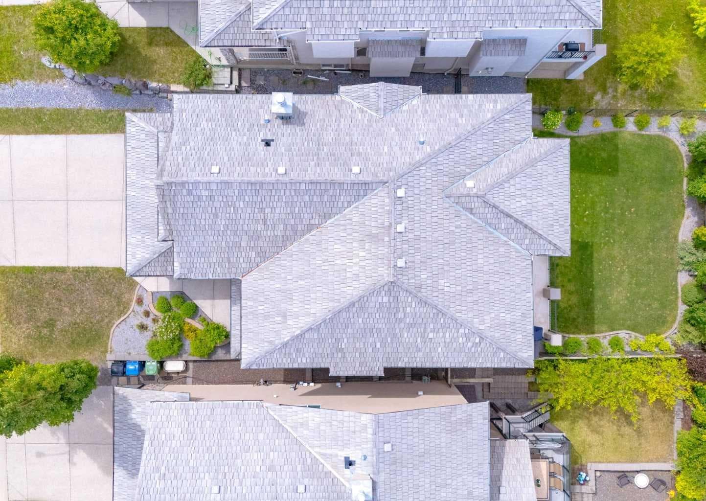 98 Royal Ridge Mount NW