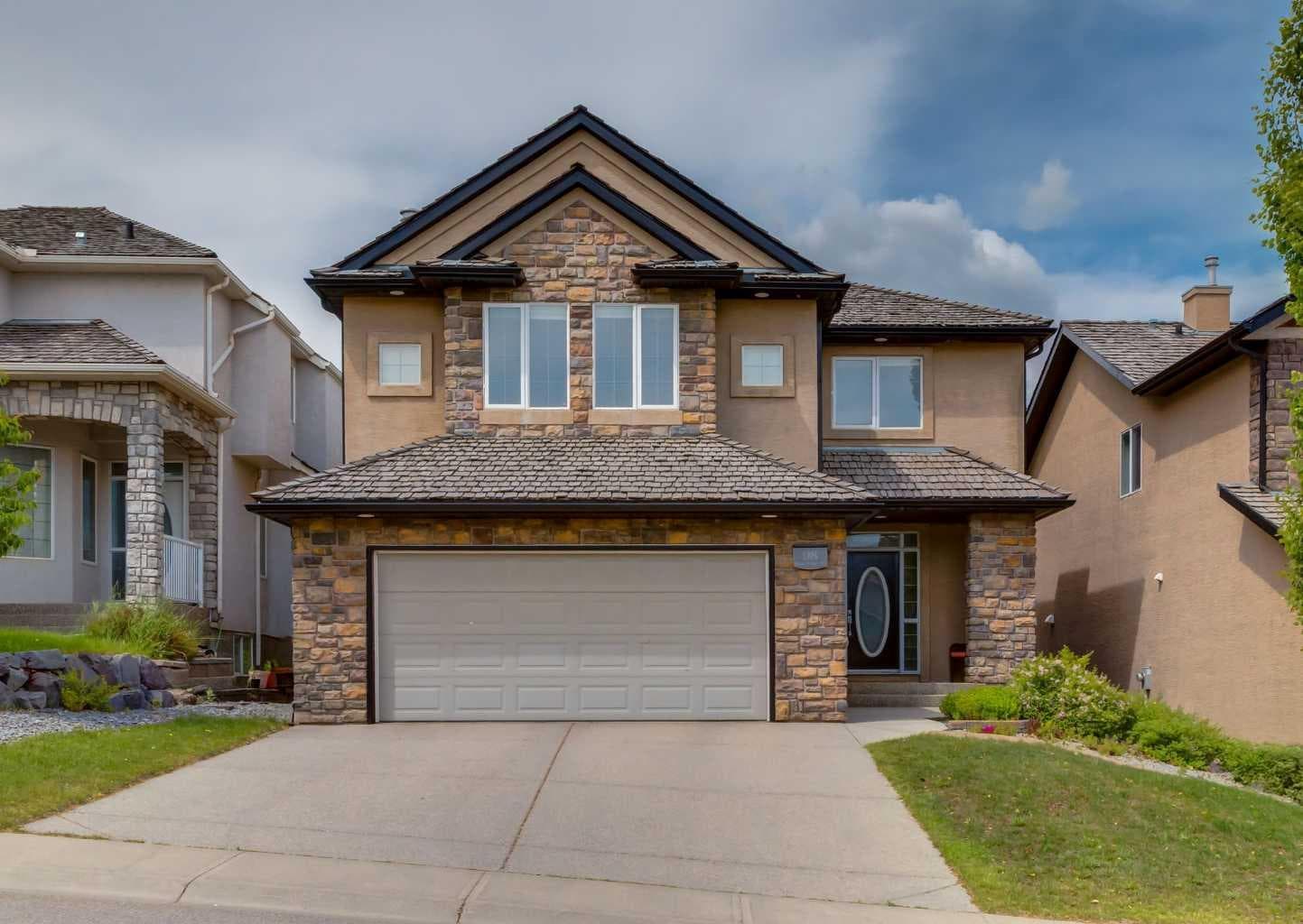 98 Royal Ridge Mount NW