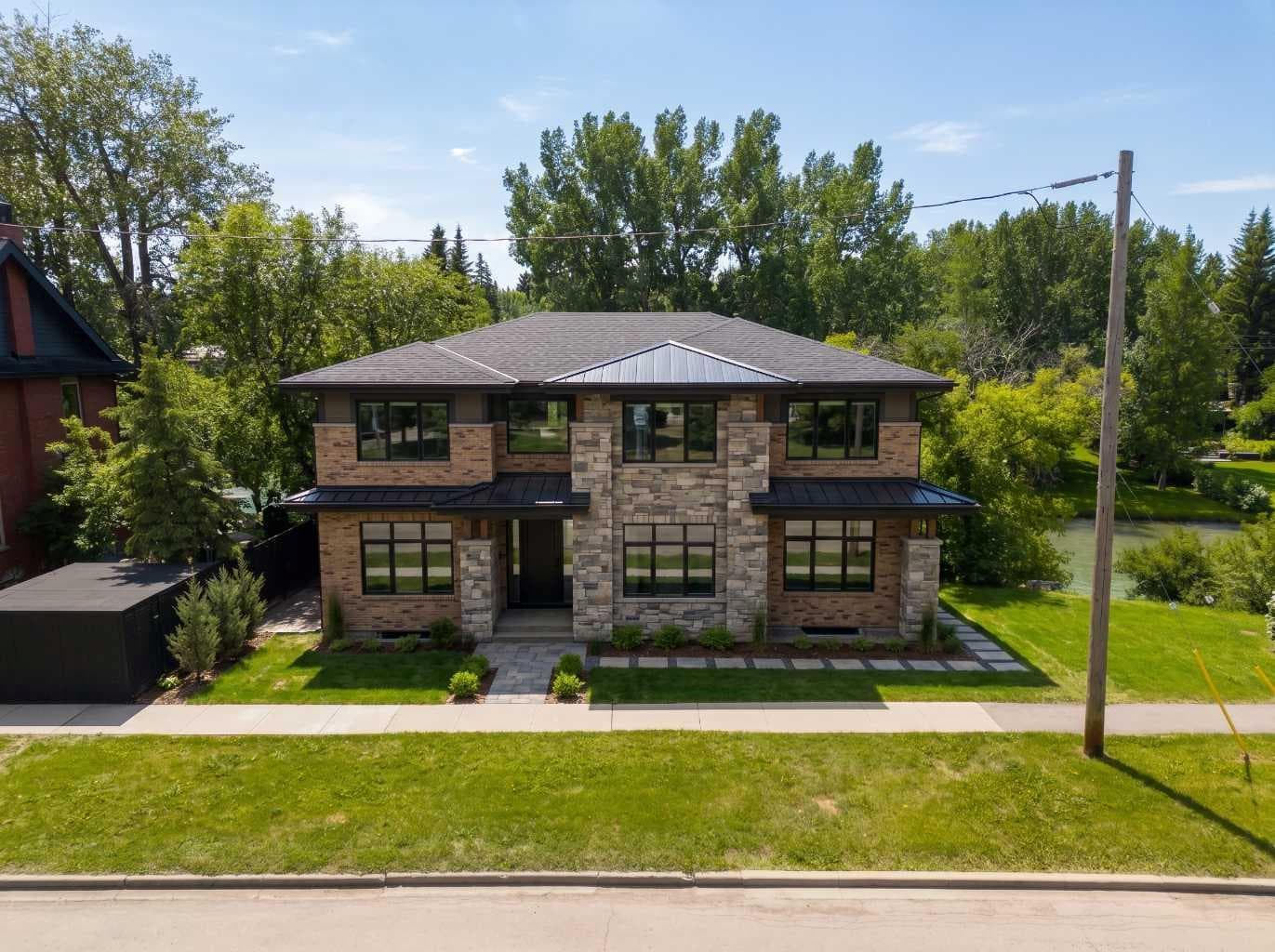 715 Sifton Boulevard SW