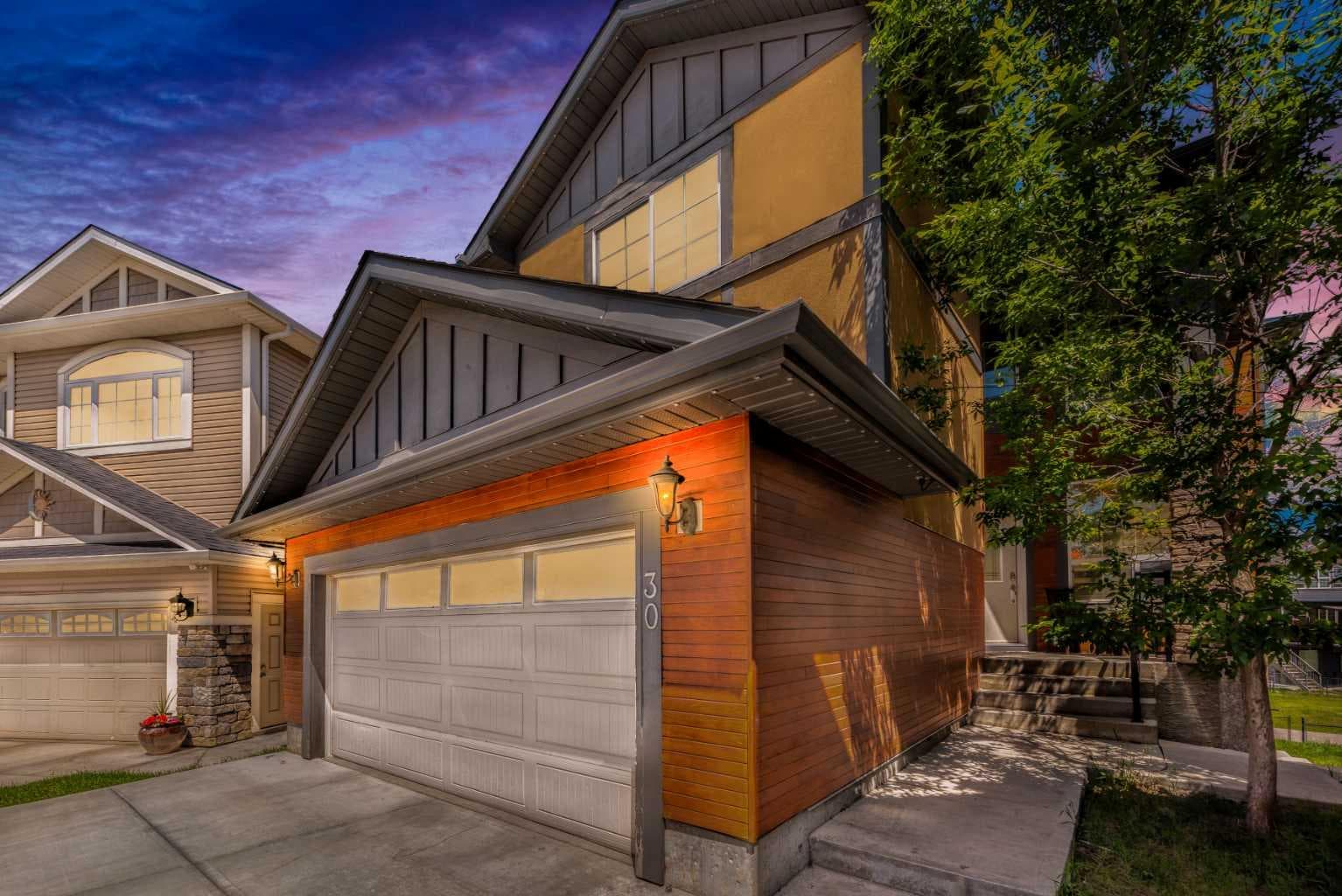 30 Saddlelake View NE