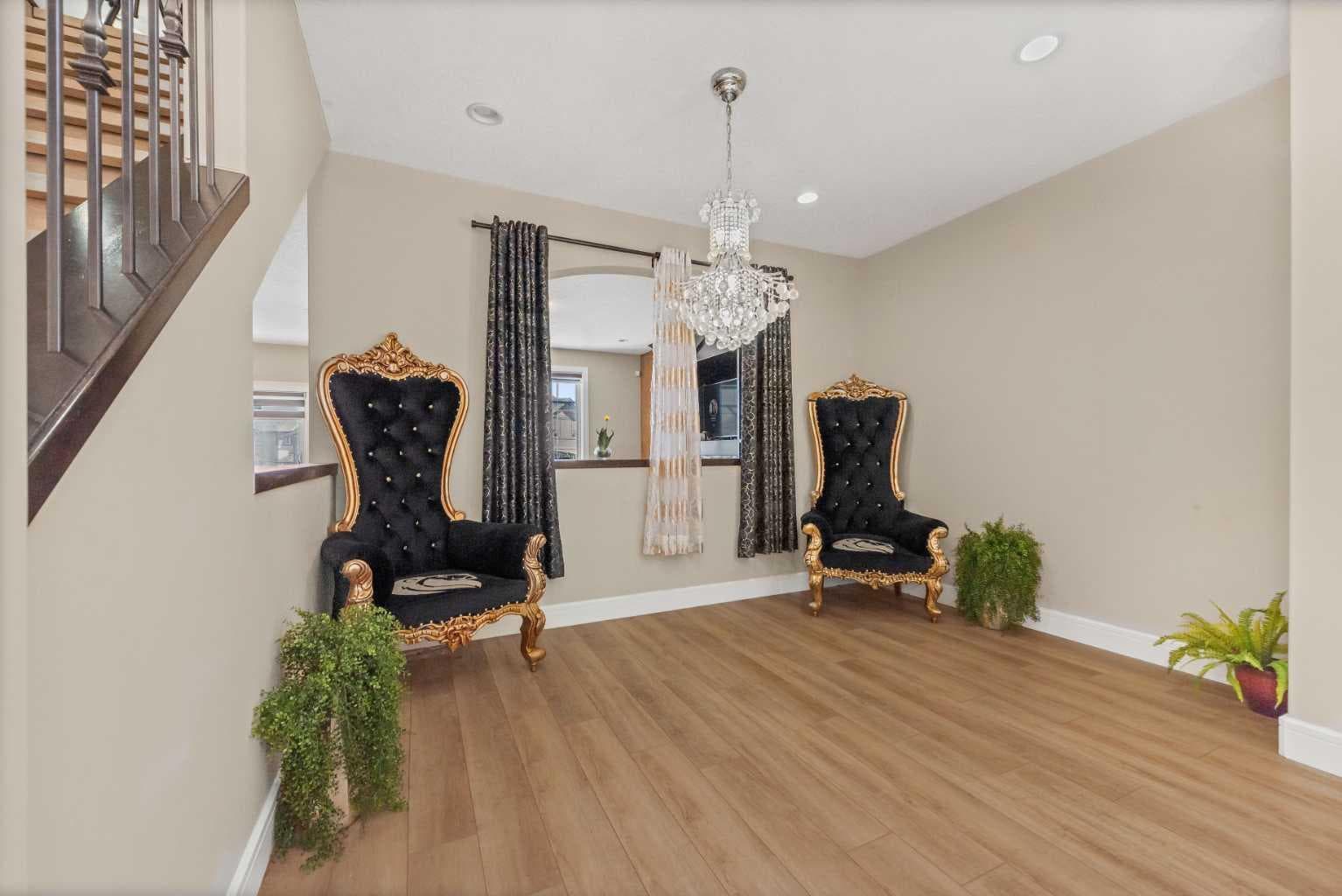 30 Saddlelake View NE