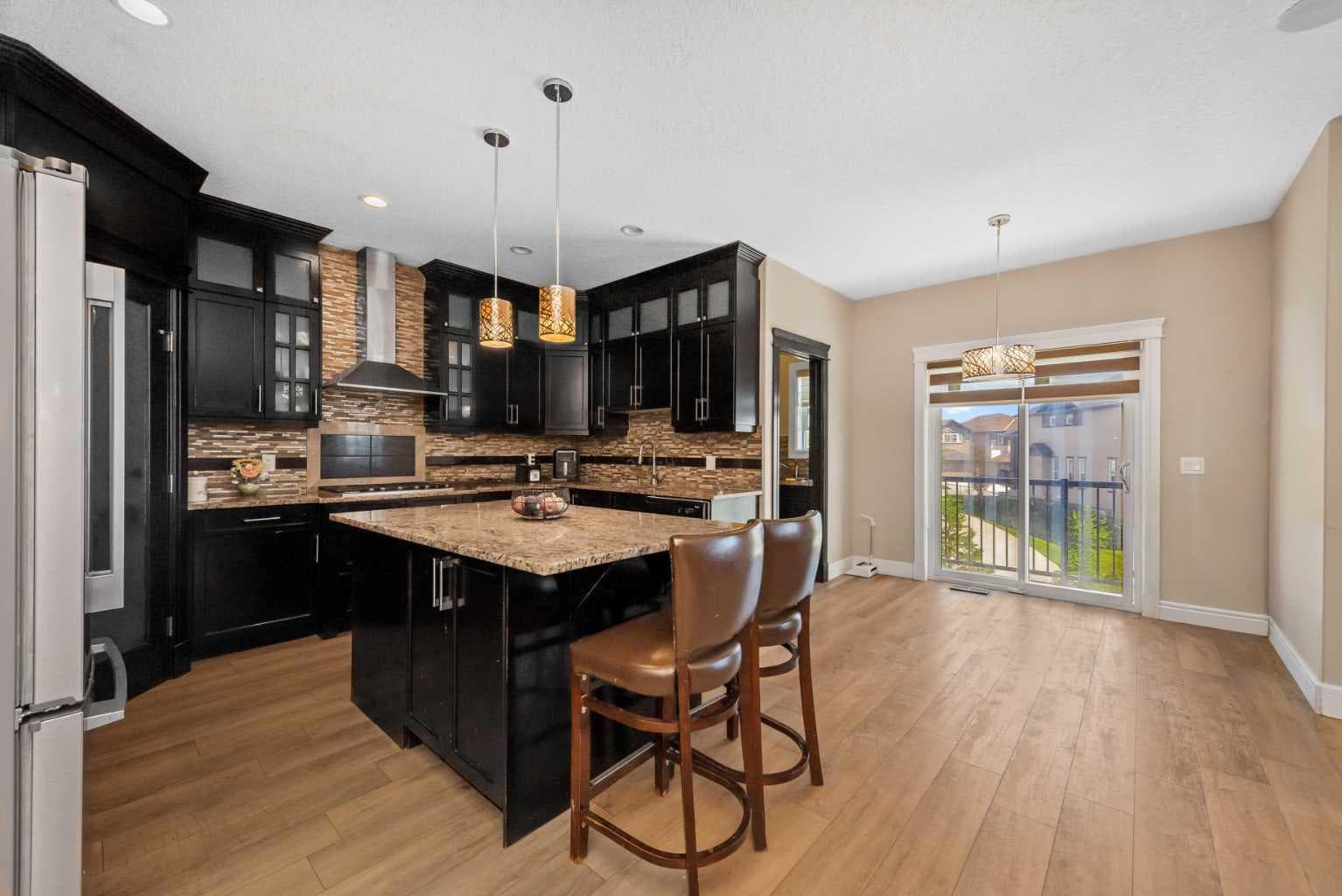 30 Saddlelake View NE