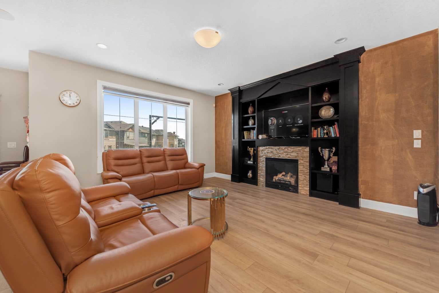30 Saddlelake View NE