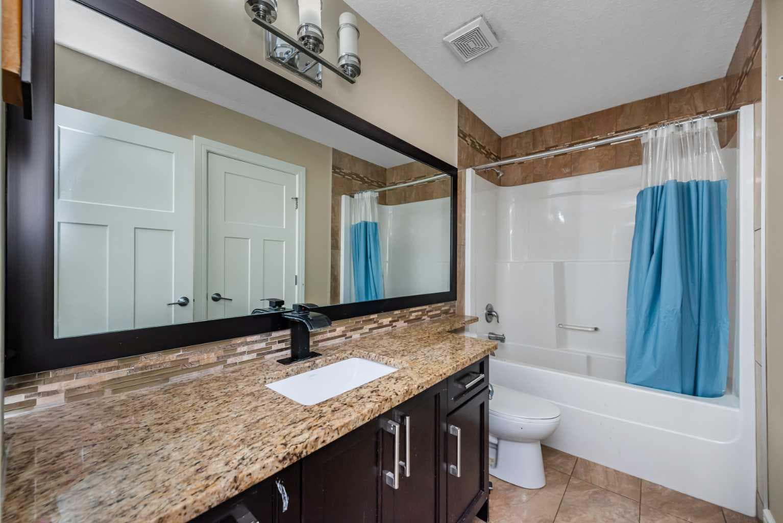 30 Saddlelake View NE