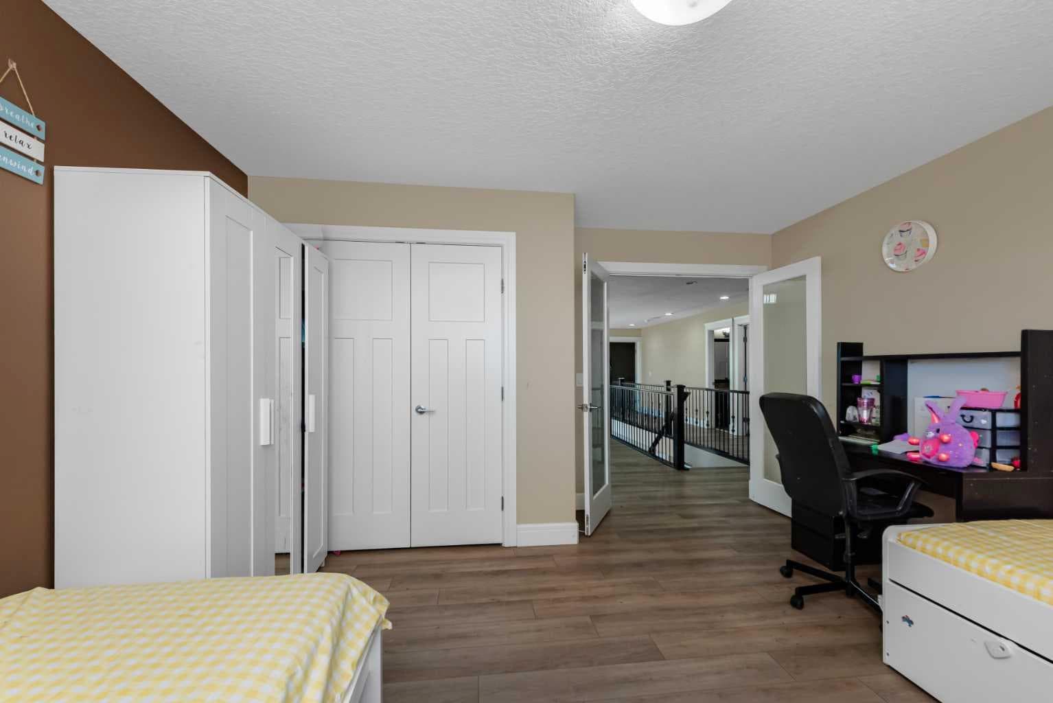 30 Saddlelake View NE