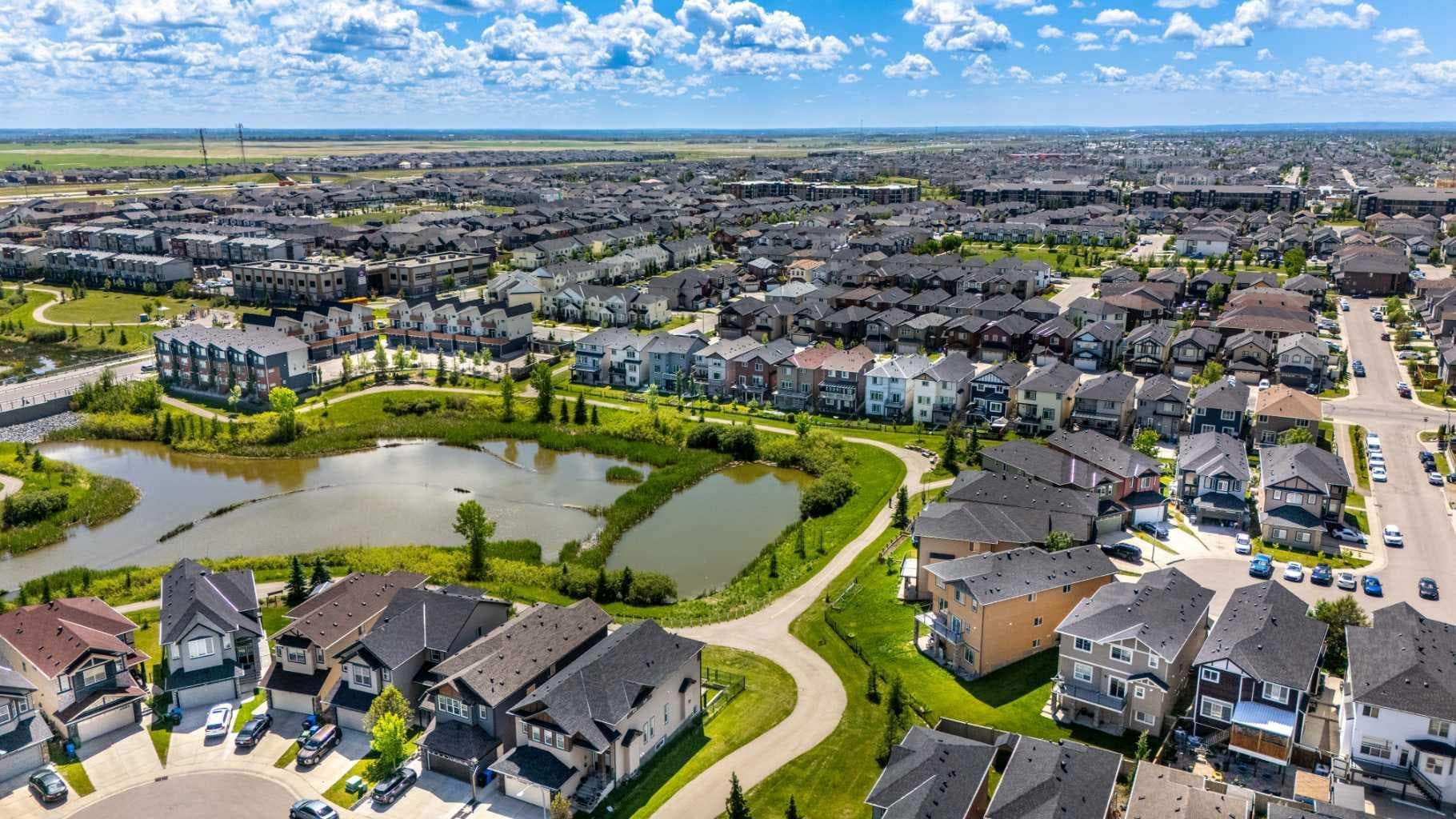 30 Saddlelake View NE