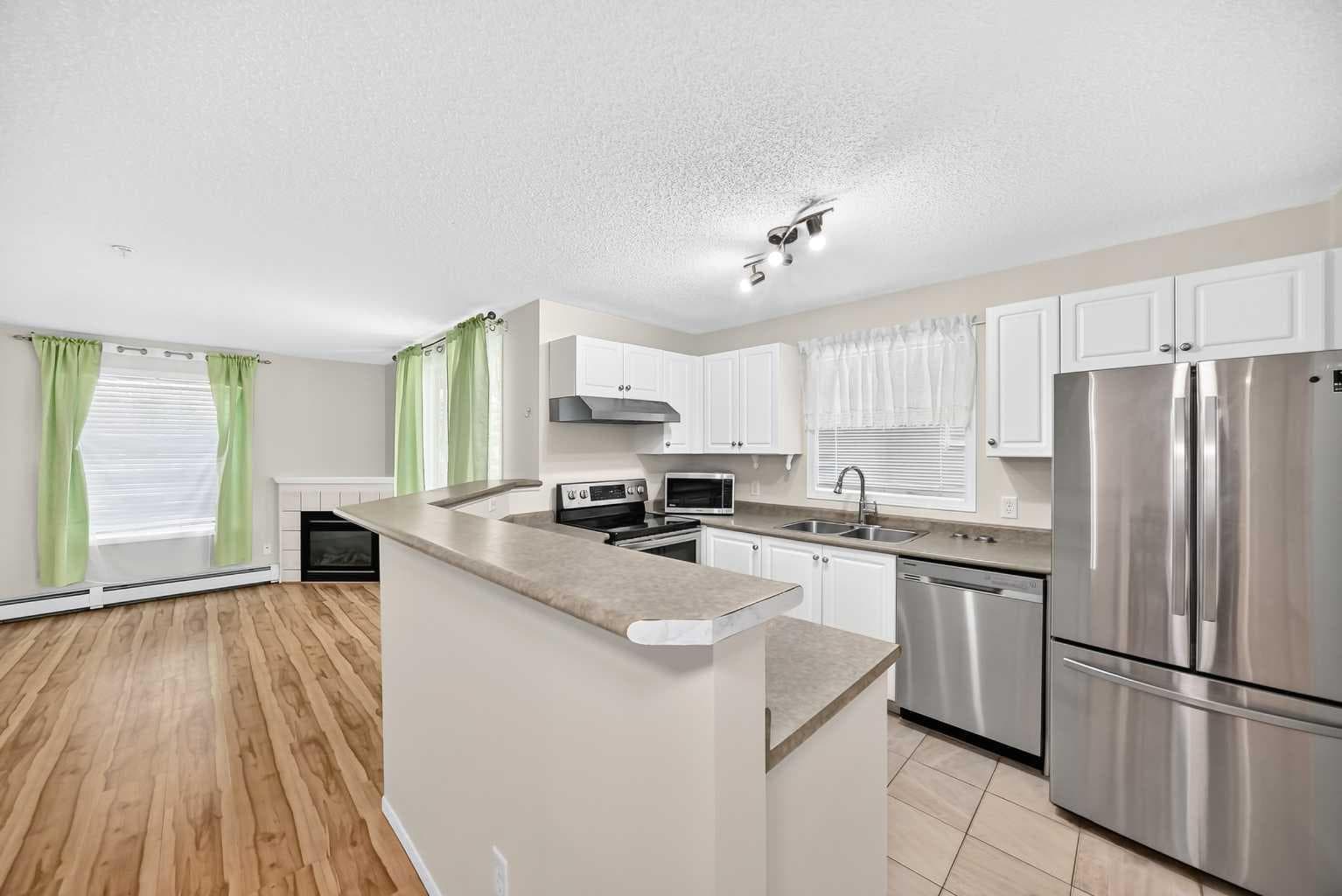 109, 5500 Somervale Court SW