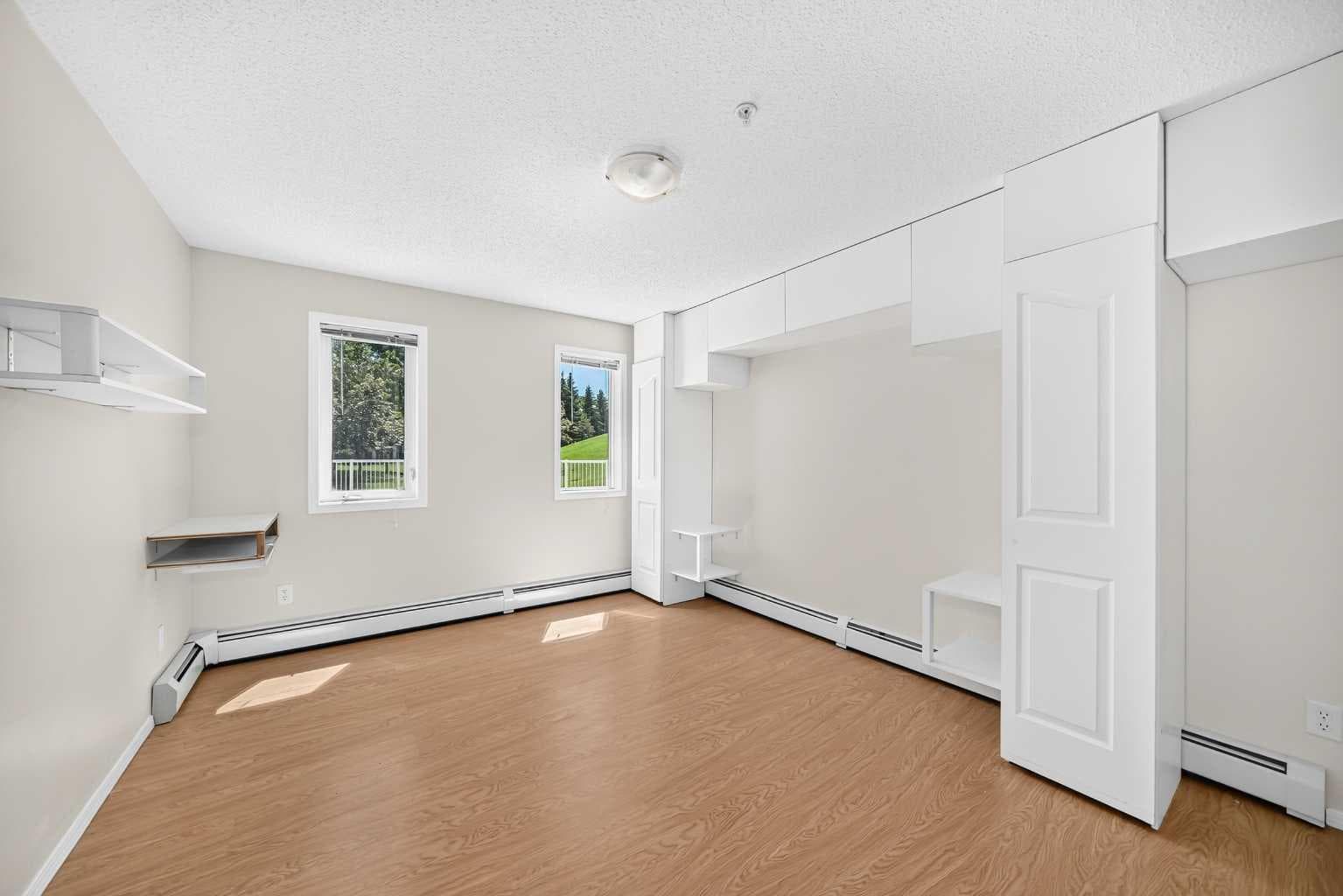 109, 5500 Somervale Court SW