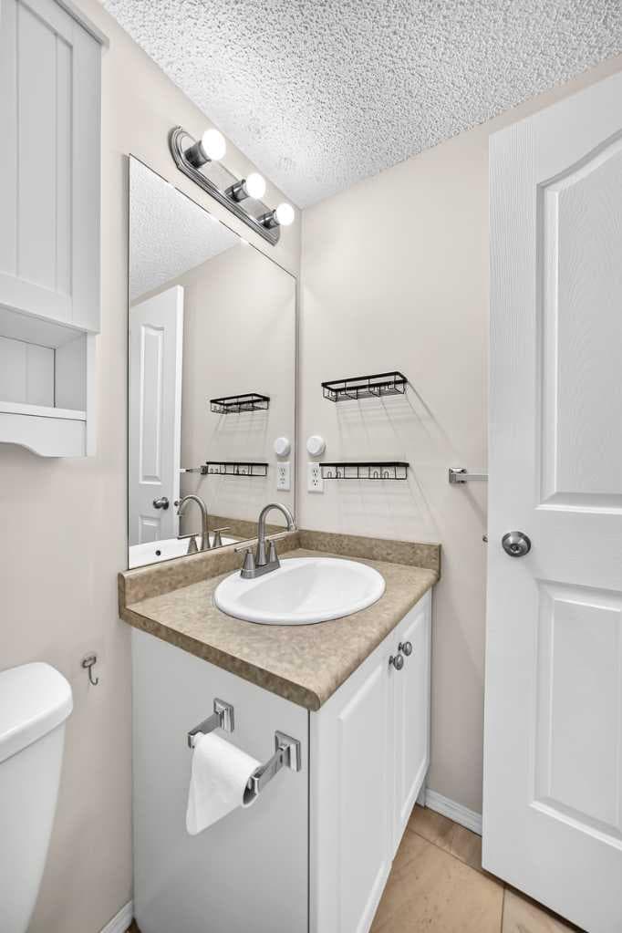 109, 5500 Somervale Court SW