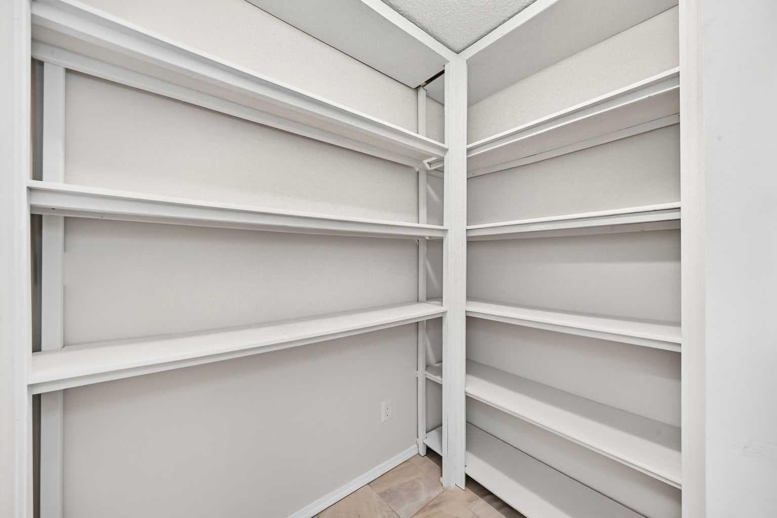 109, 5500 Somervale Court SW