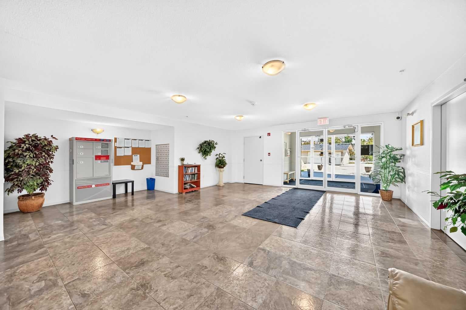 109, 5500 Somervale Court SW