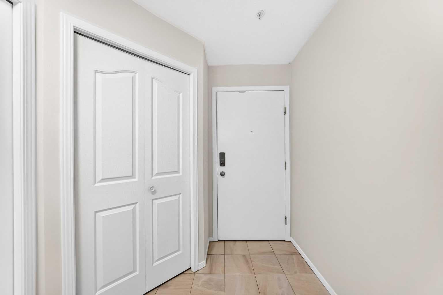 109, 5500 Somervale Court SW