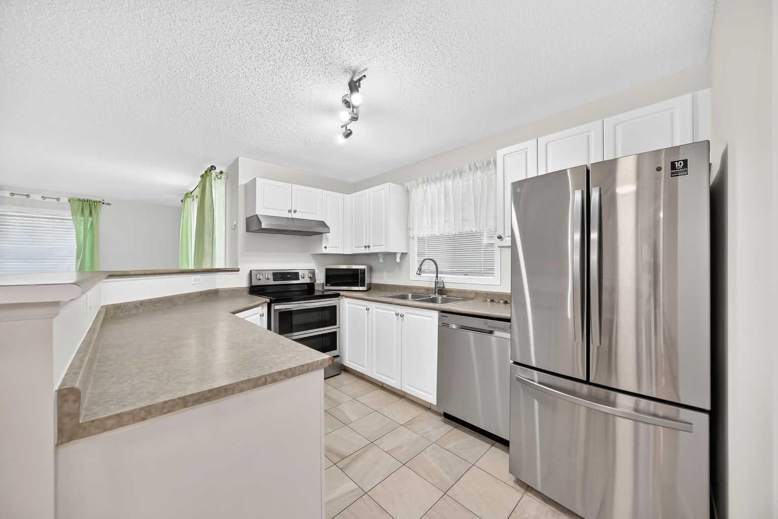 109, 5500 Somervale Court SW