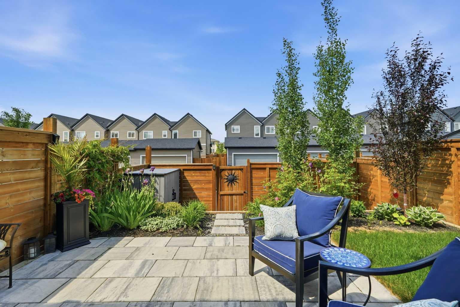 332 Lawthorn Way SE