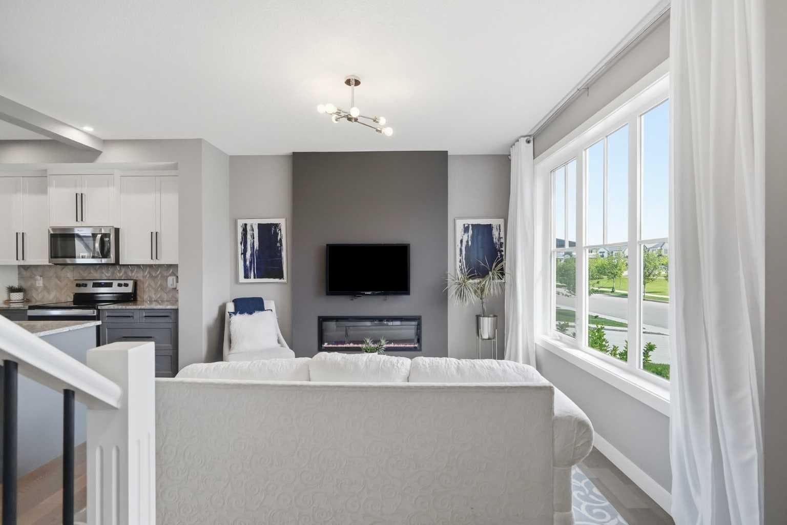 332 Lawthorn Way SE