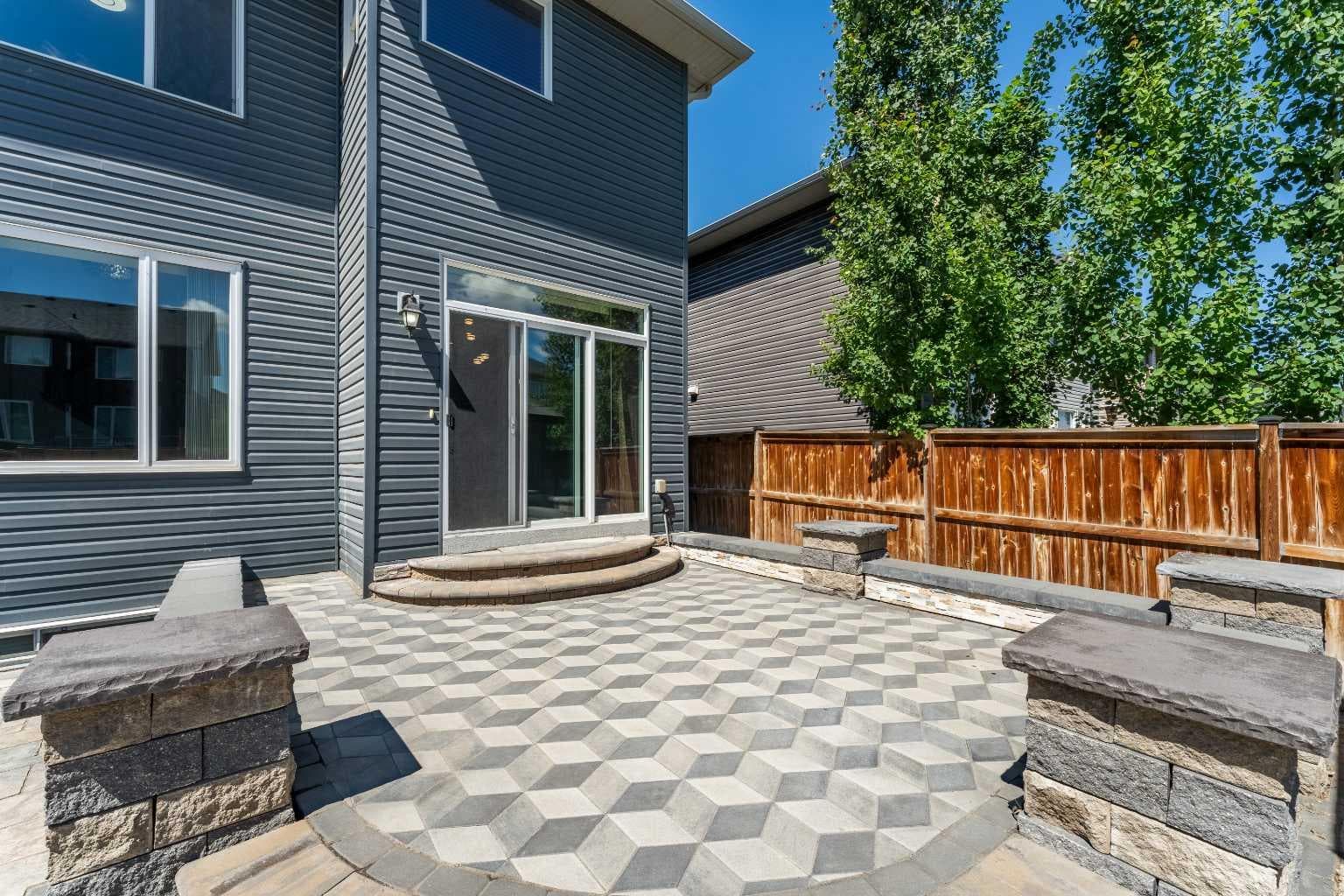 136 Legacy Circle SE