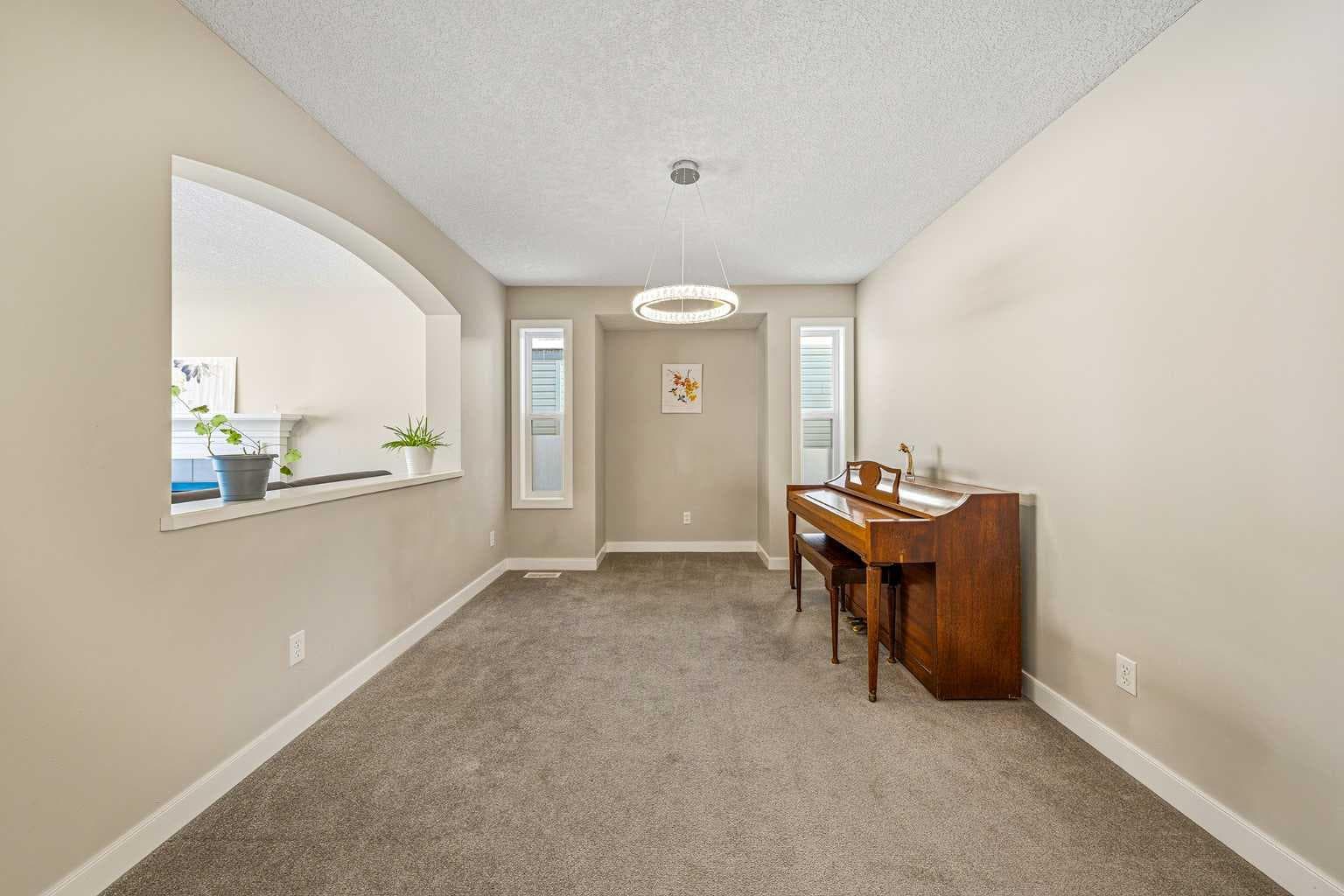 91 Bridlecrest Street SW