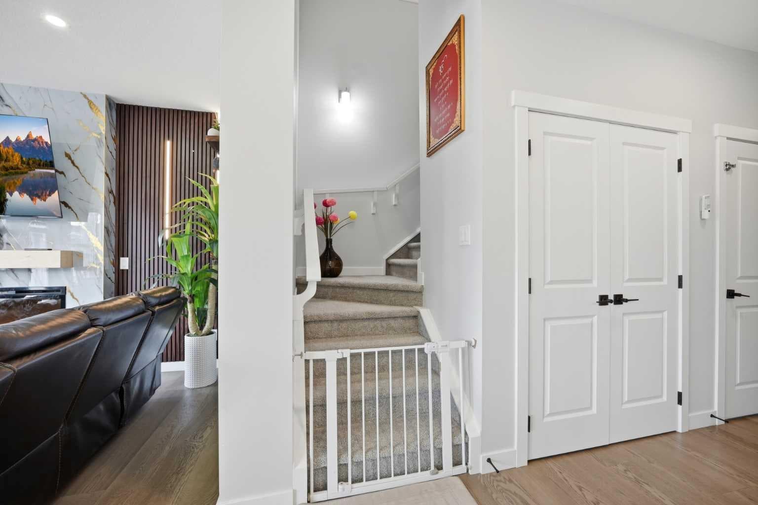241 Homestead Crescent NE