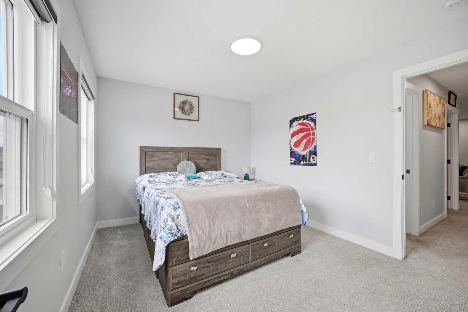 241 Homestead Crescent NE