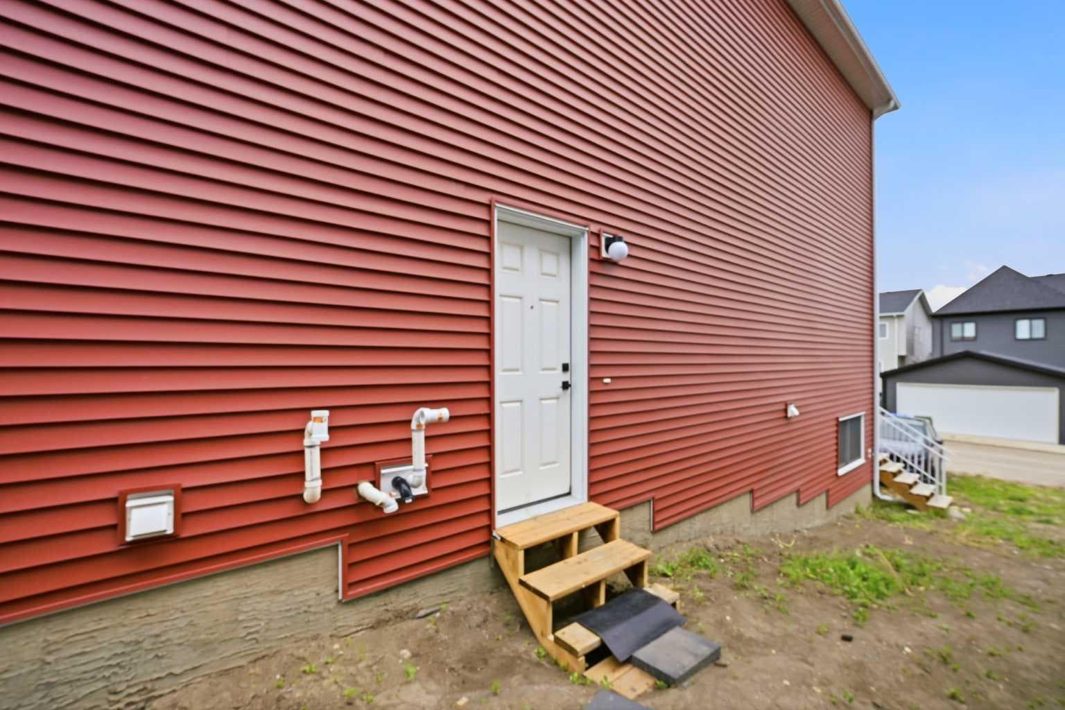 241 Homestead Crescent NE