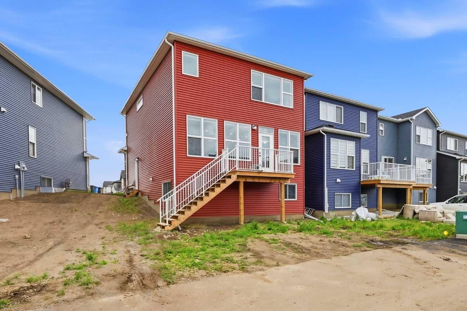 241 Homestead Crescent NE