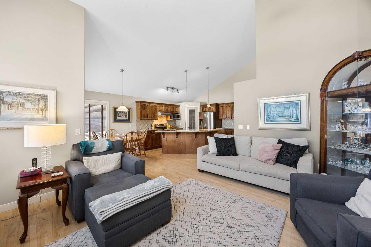 93 Coach Court SW