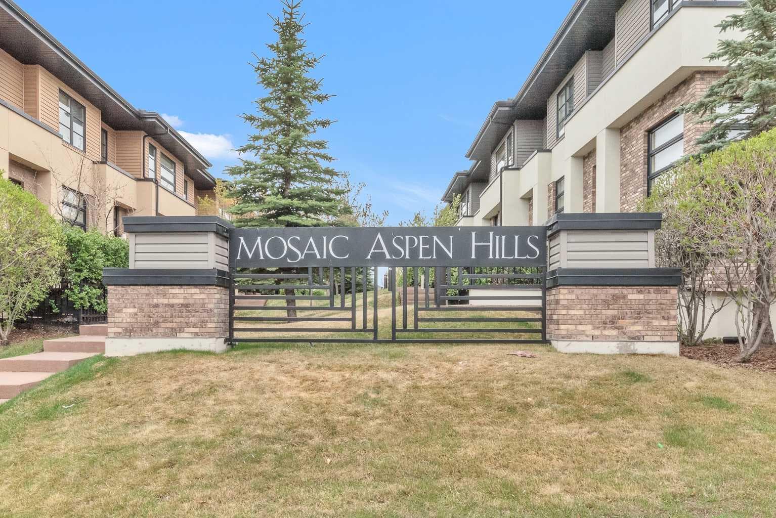 55 Aspen Hill Green SW