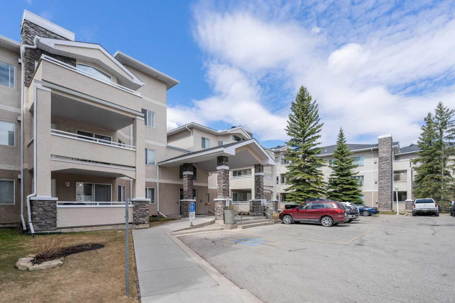 217, 26 Country Hills View NW