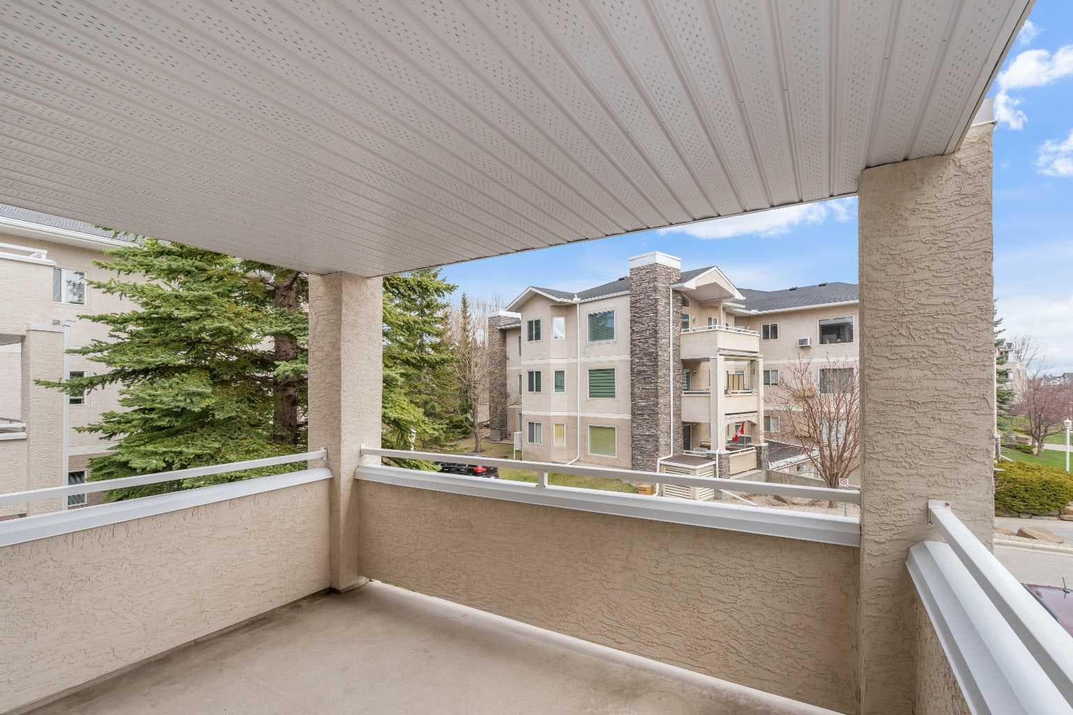 217, 26 Country Hills View NW