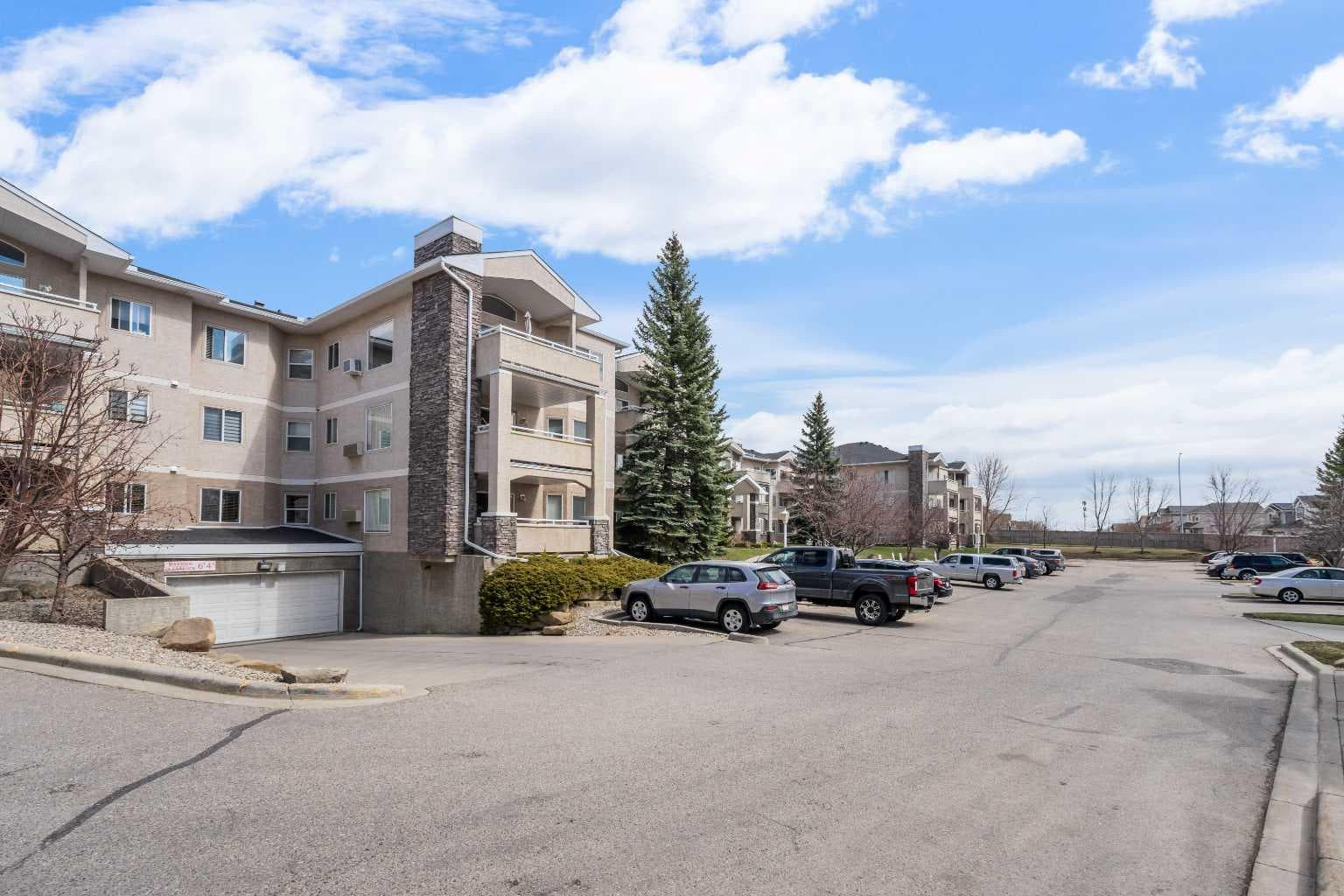 217, 26 Country Hills View NW