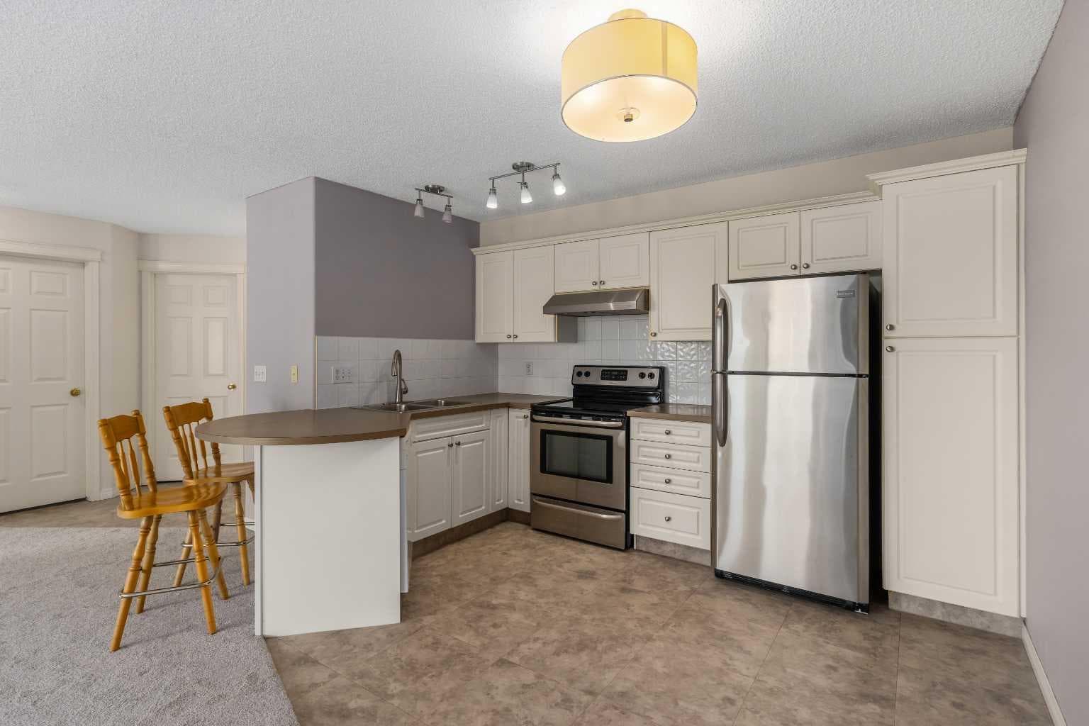 217, 26 Country Hills View NW