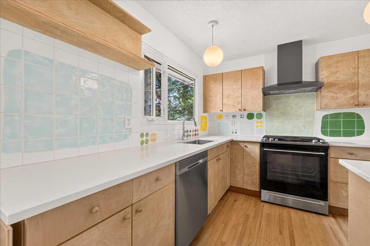90 Armstrong Crescent SE