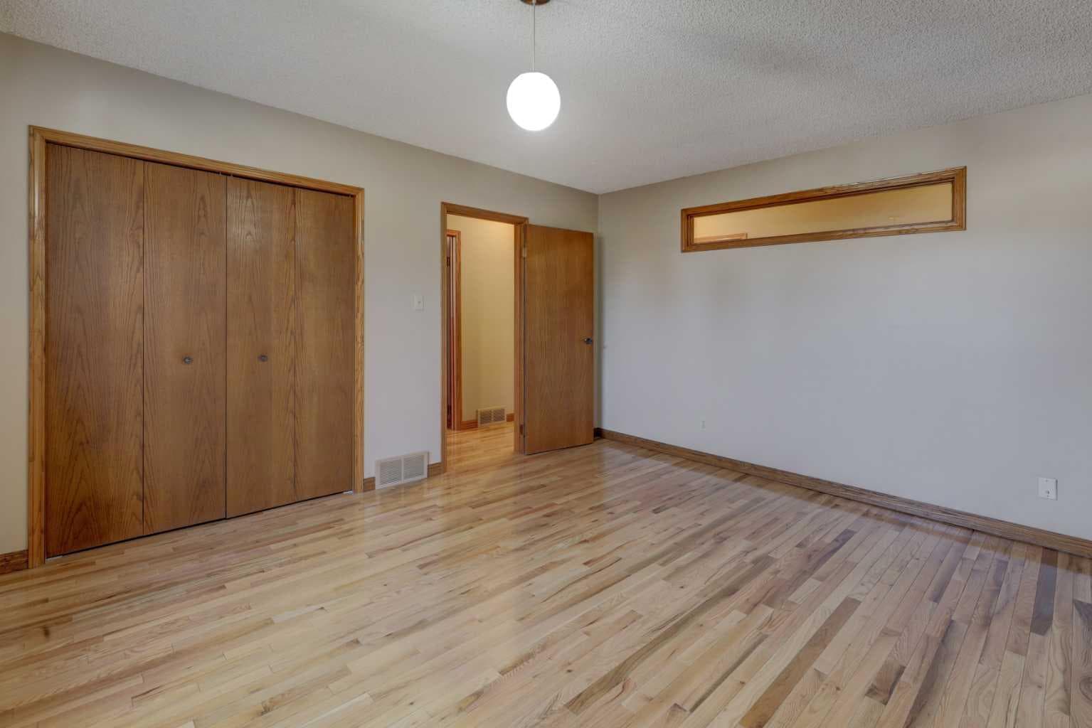 2328 Munro Drive NE