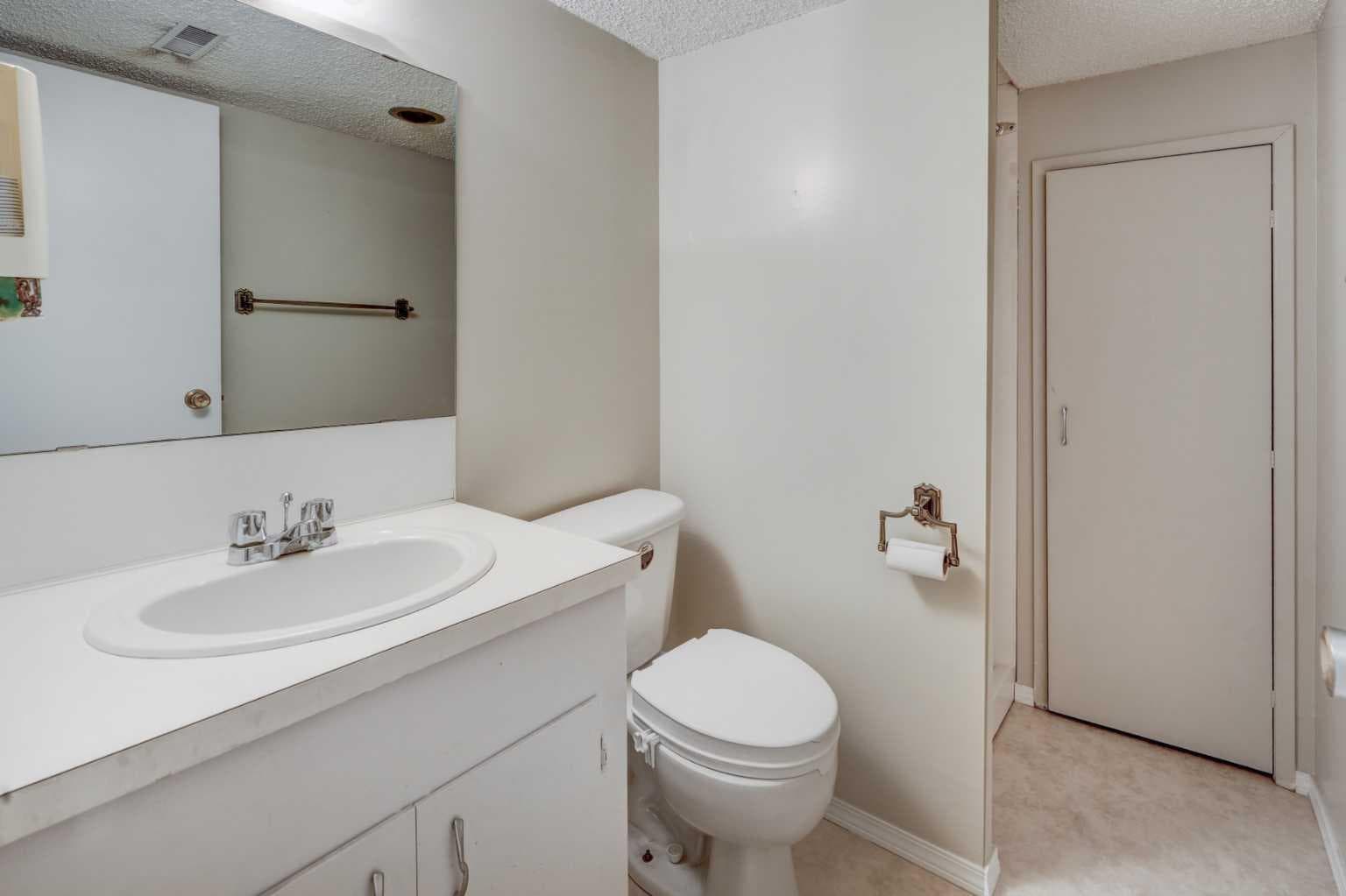 2328 Munro Drive NE