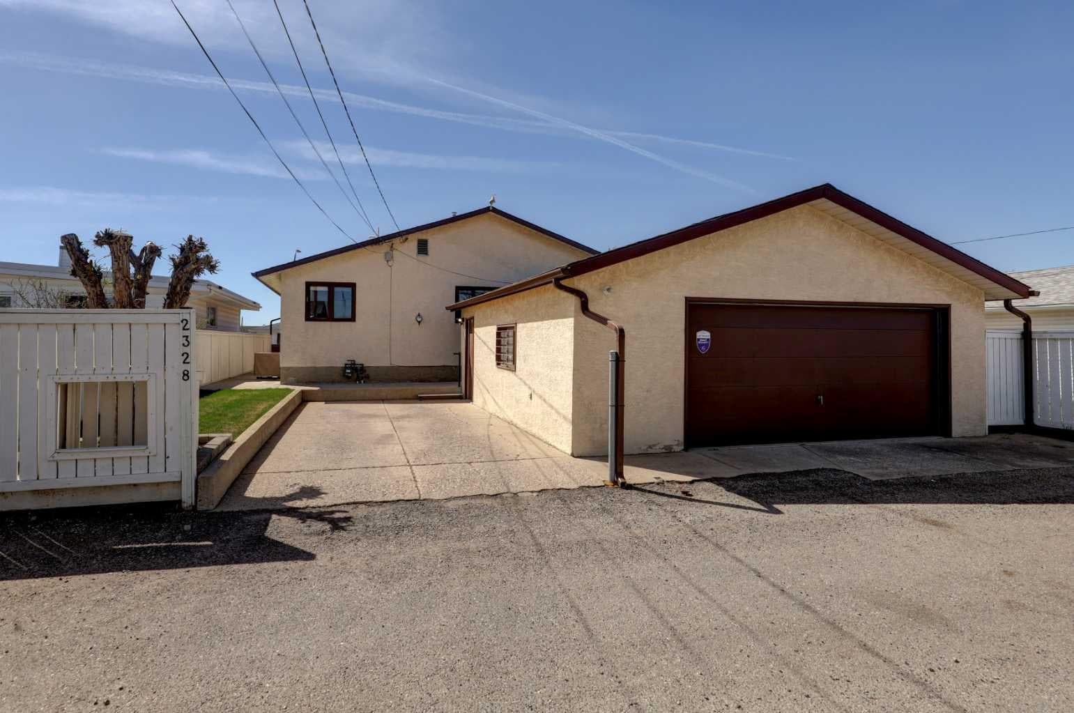 2328 Munro Drive NE