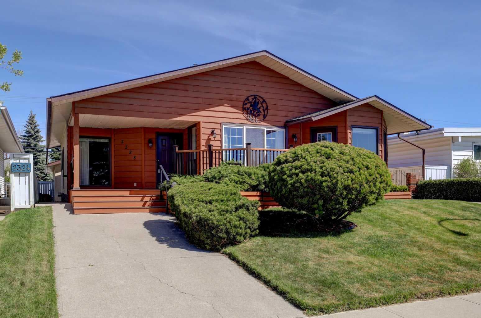 2328 Munro Drive NE