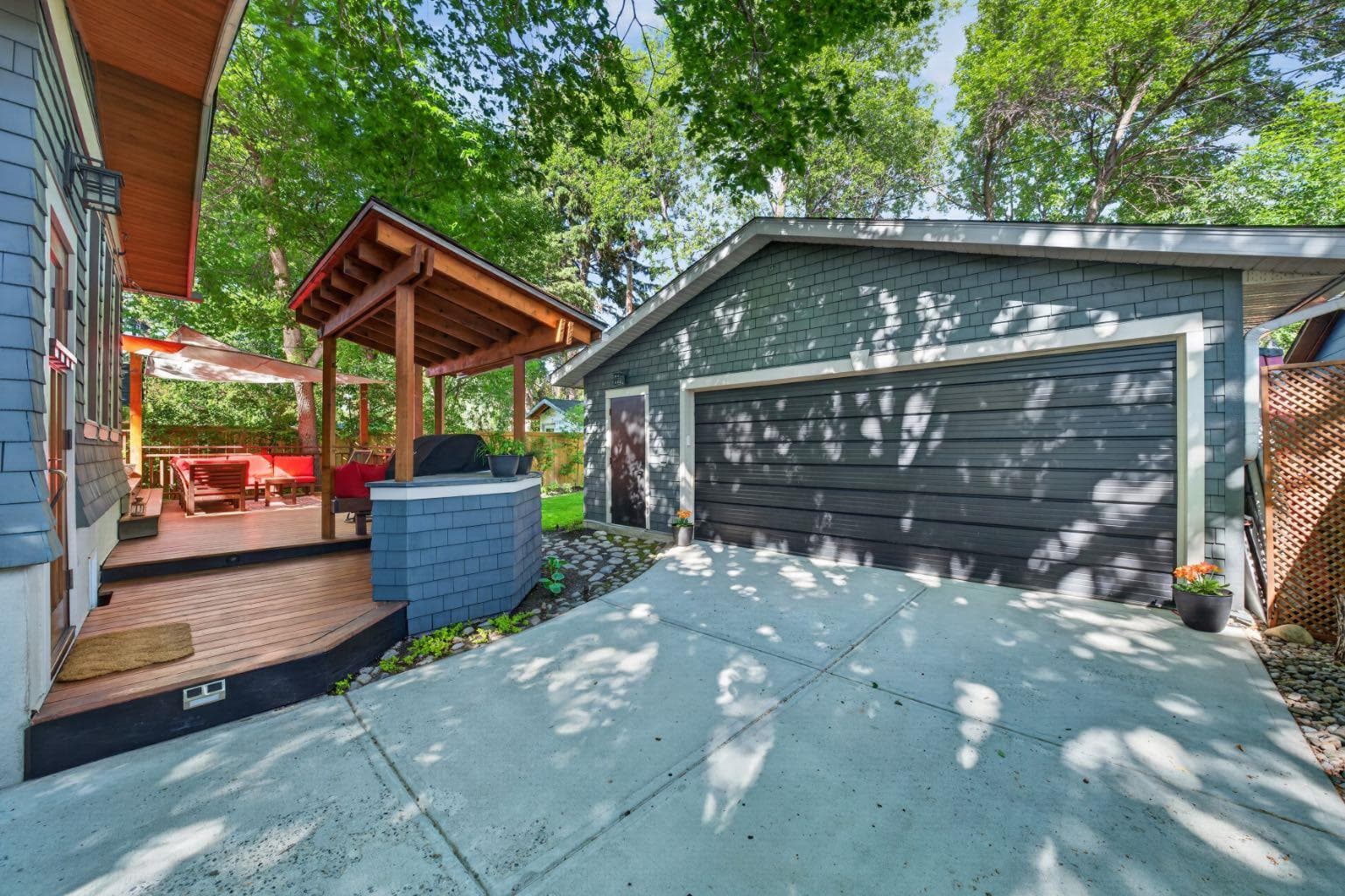 3818 Elbow Drive SW