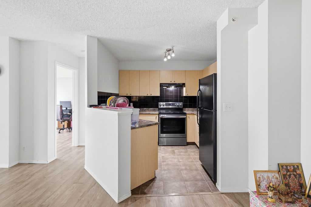 1008, 1111 6 Avenue SW