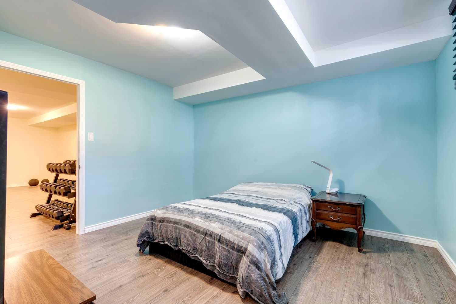 203 Bishop Mews NW