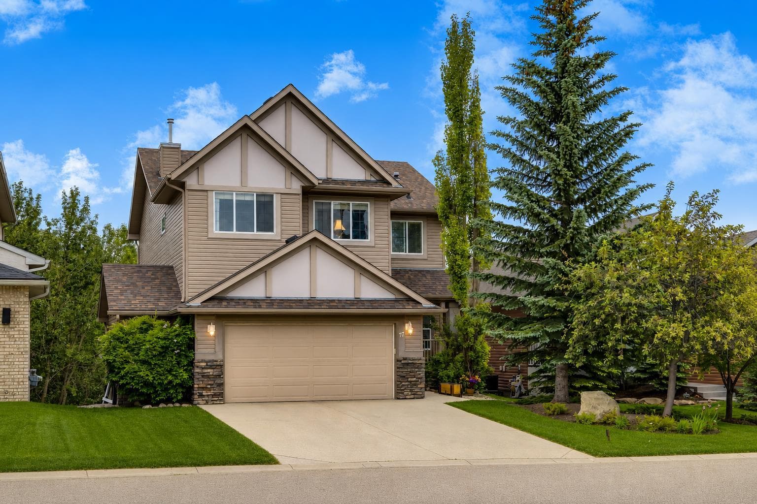 77 Royal Highland Road NW