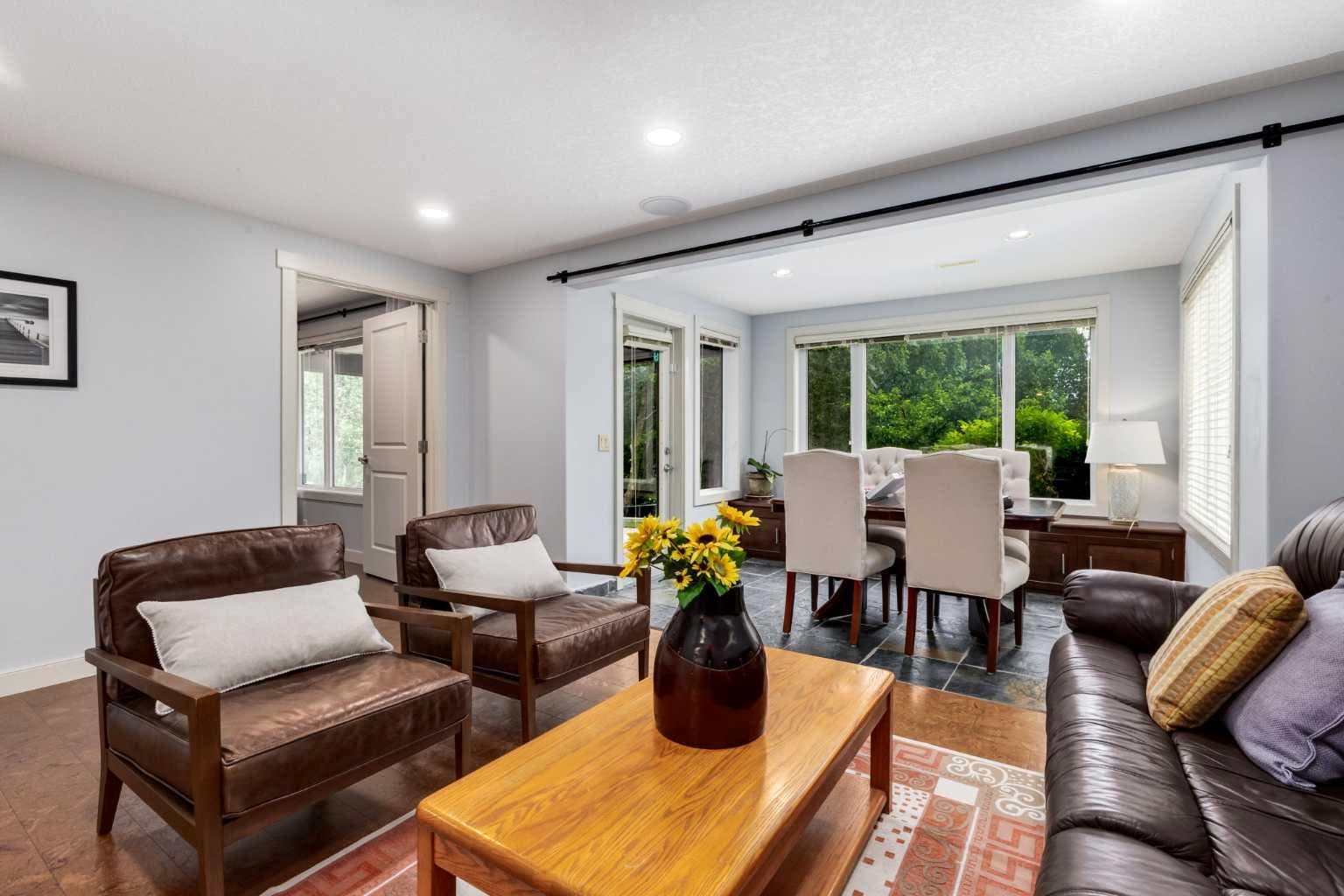 77 Royal Highland Road NW