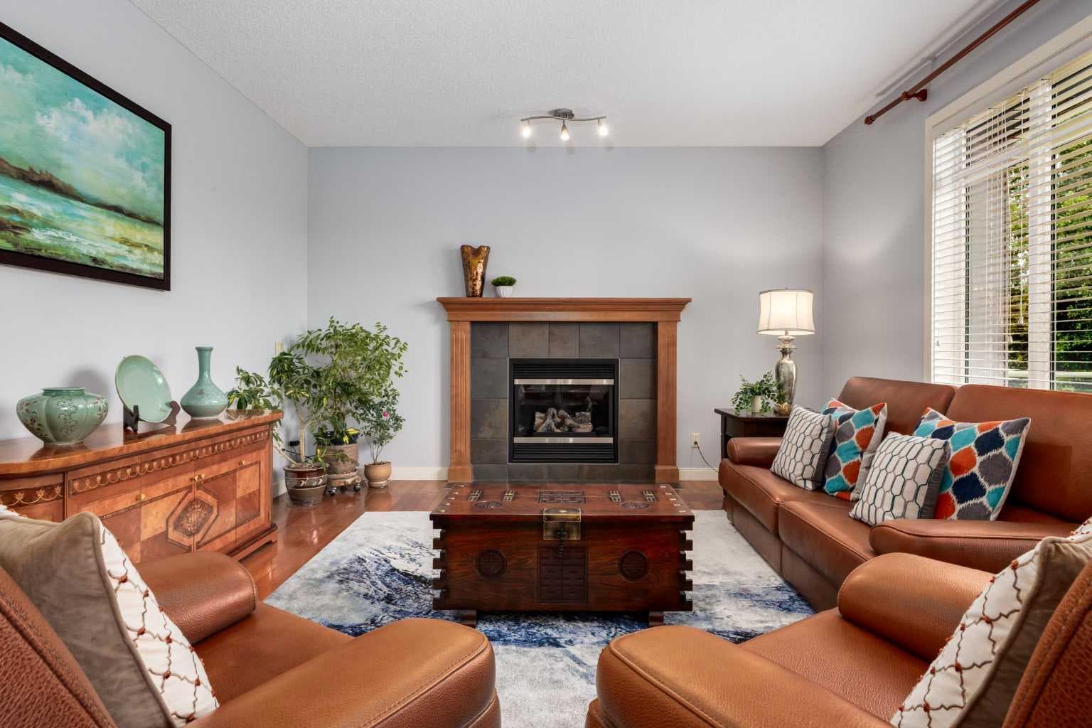 77 Royal Highland Road NW