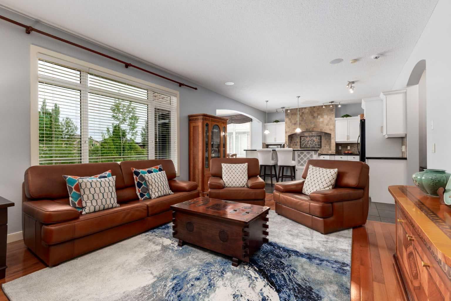 77 Royal Highland Road NW