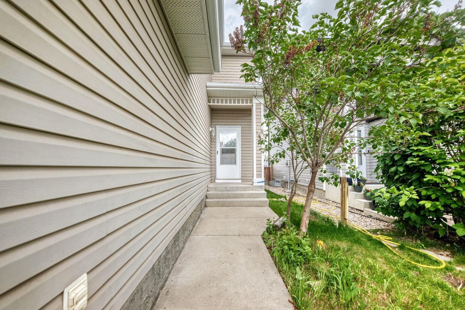 145 Martinvalley Crescent NE