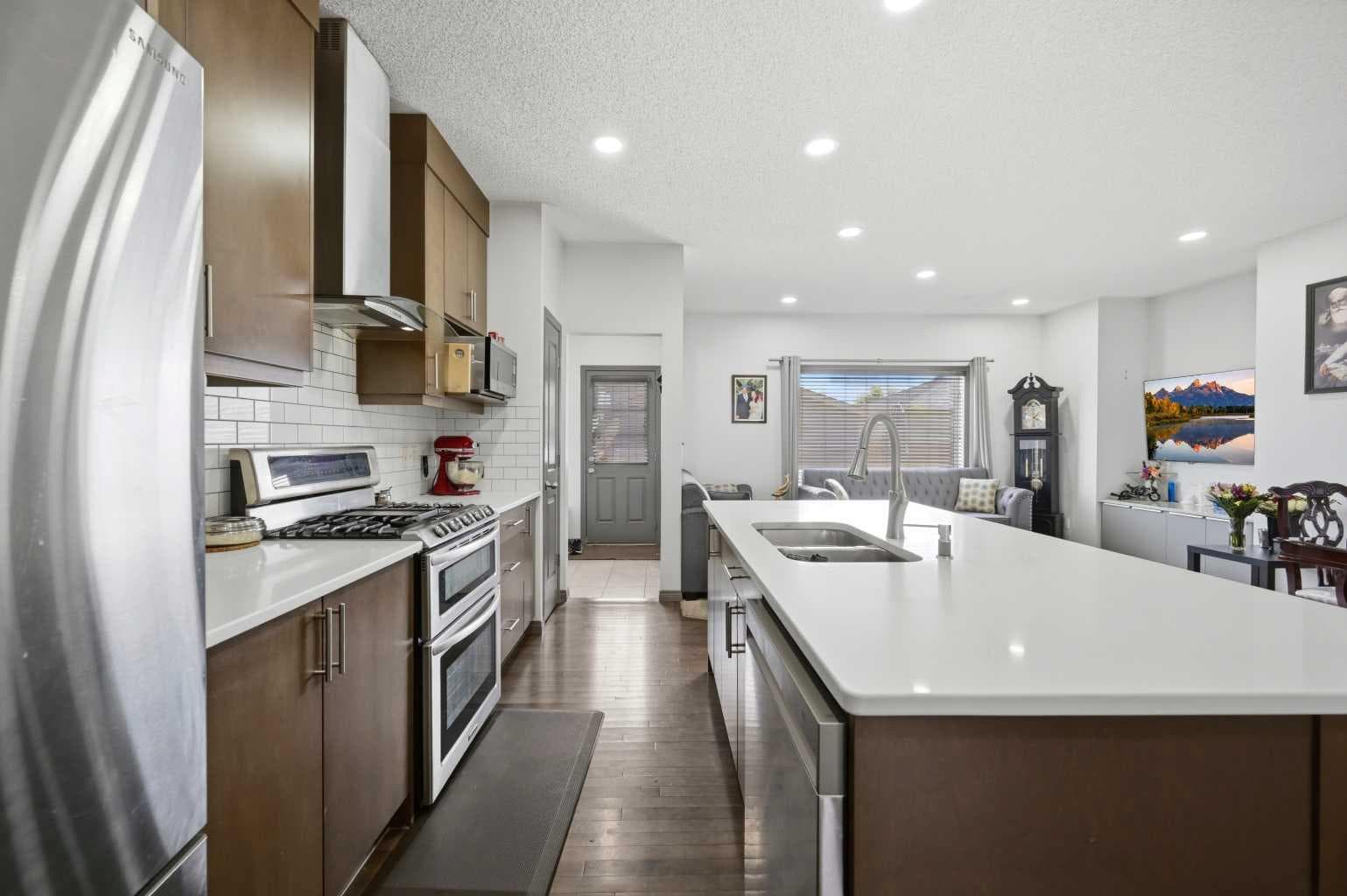 19 Skyview Point Road NE