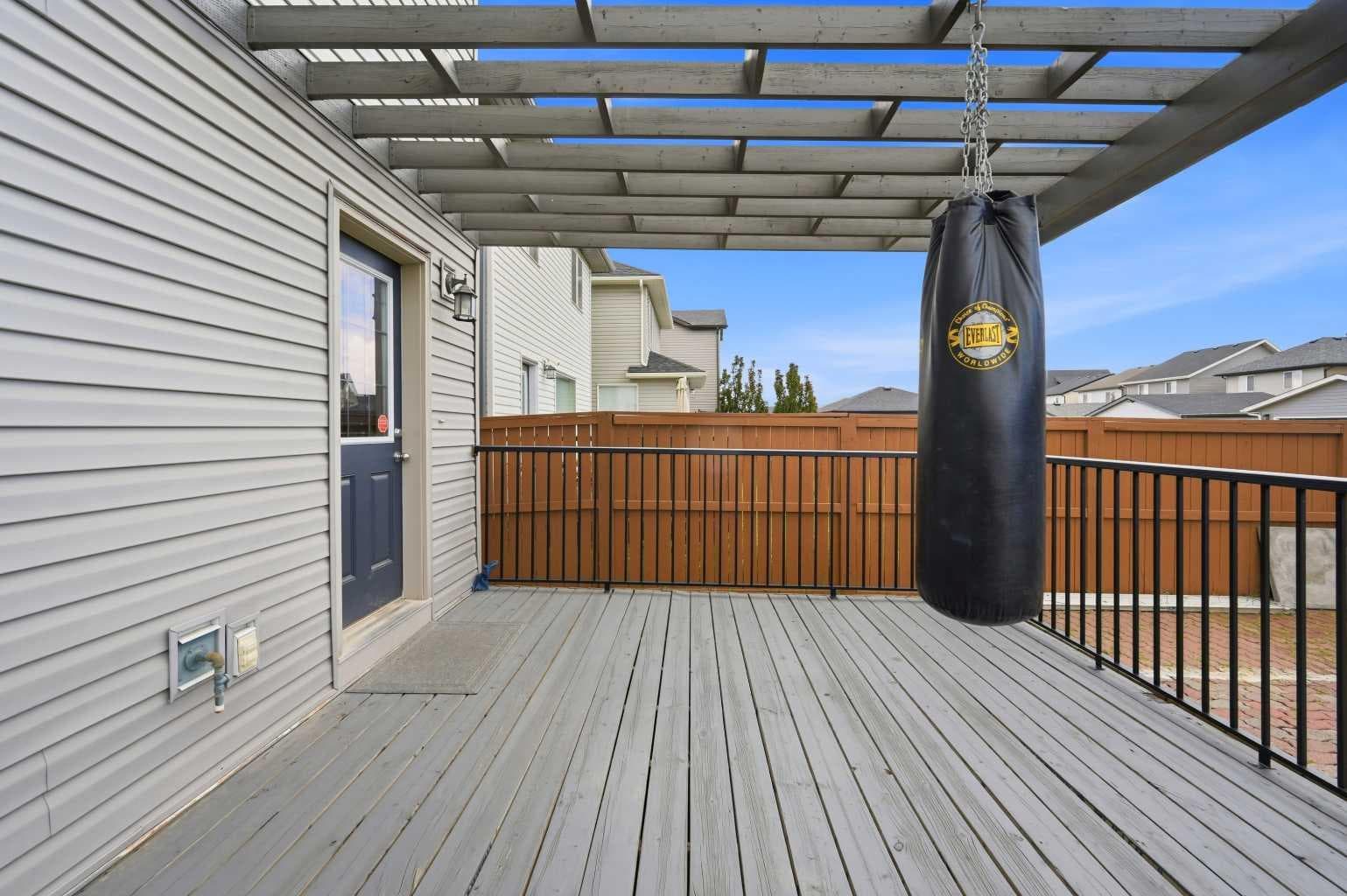 19 Skyview Point Road NE