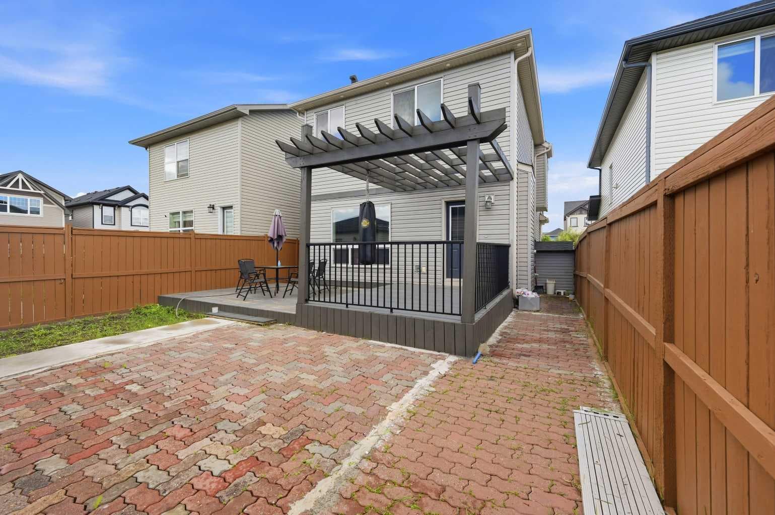 19 Skyview Point Road NE