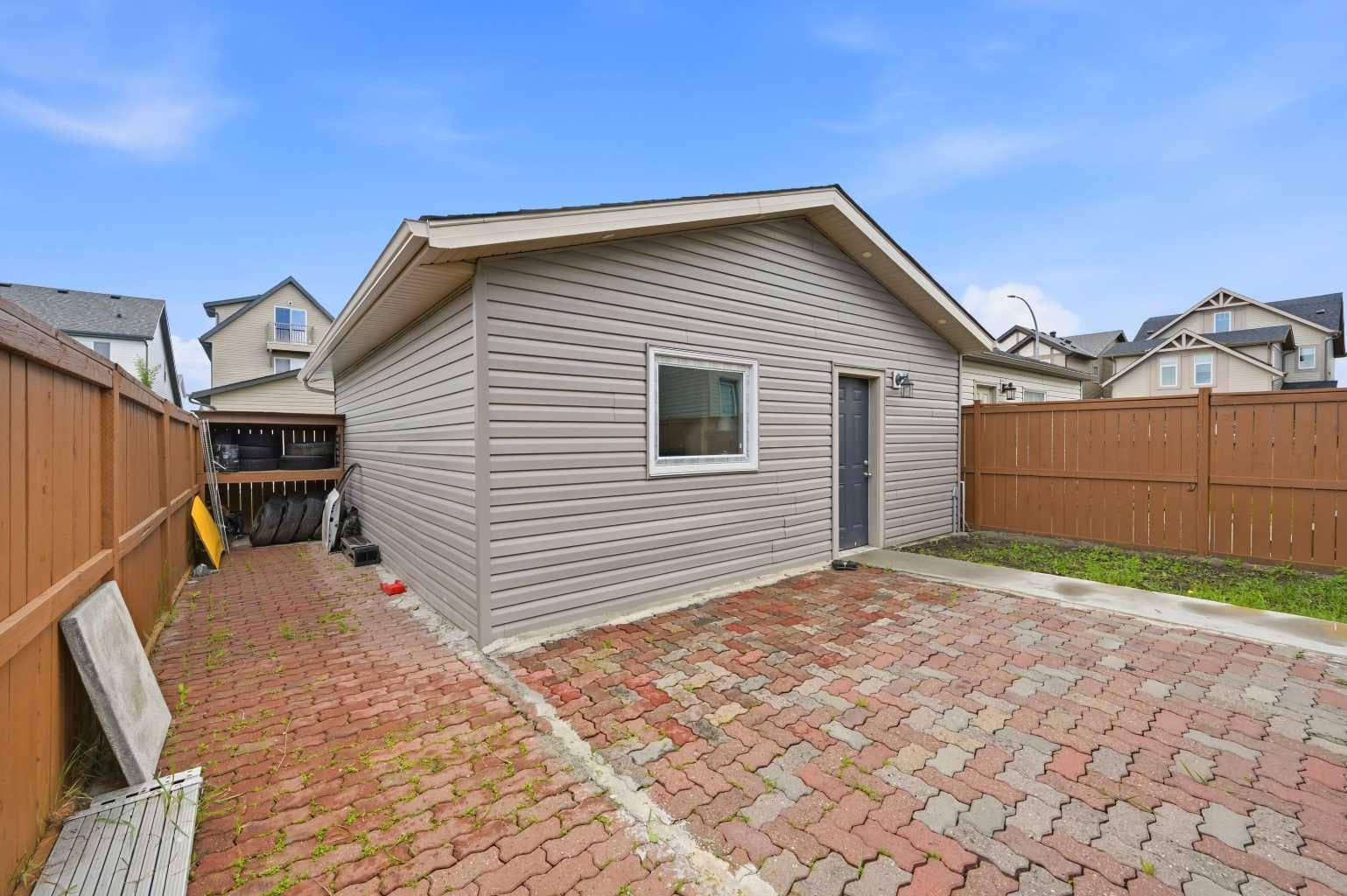 19 Skyview Point Road NE